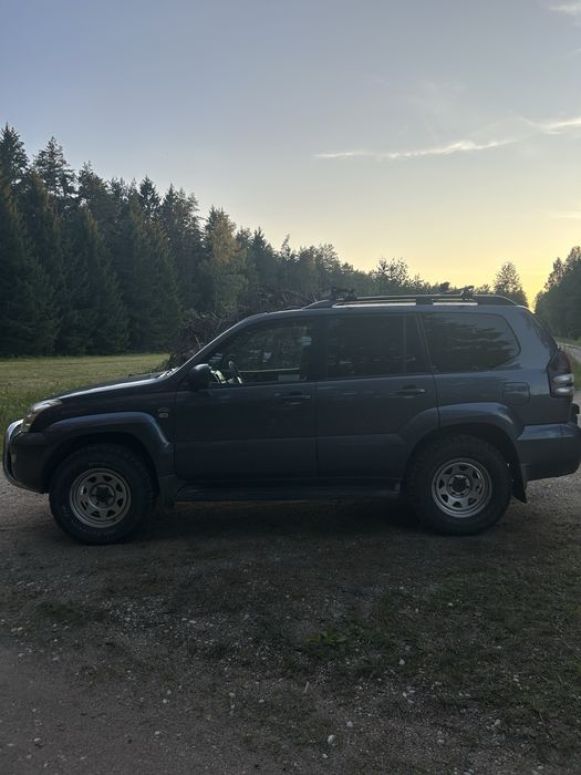 Toyota land crusier 120