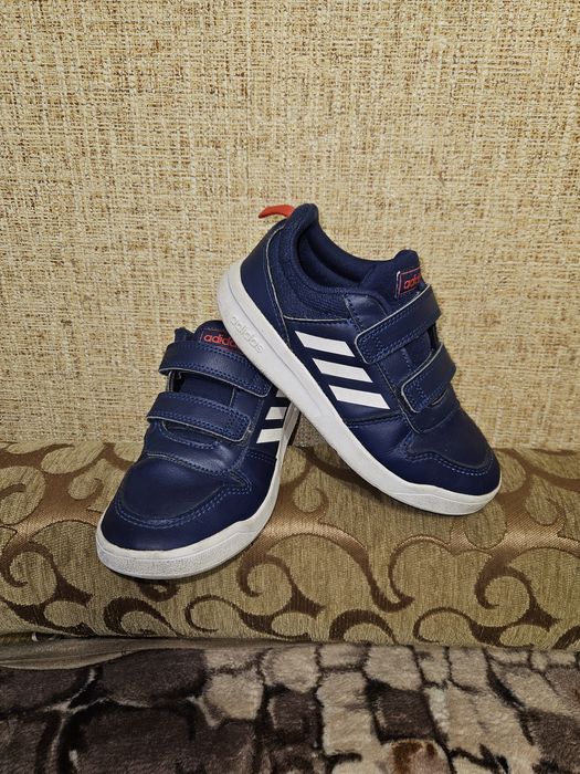 Кросівки Adidas, 31,5р. Туфлі, кеди.