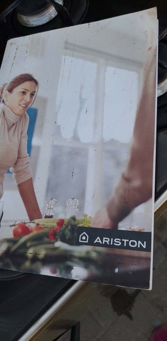 Kuchenka gazowo-elektryczna Hotpoint Ariston rożen inoks