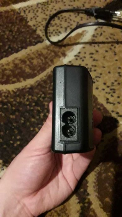 Зарядний пристрій SONY BC-VW1