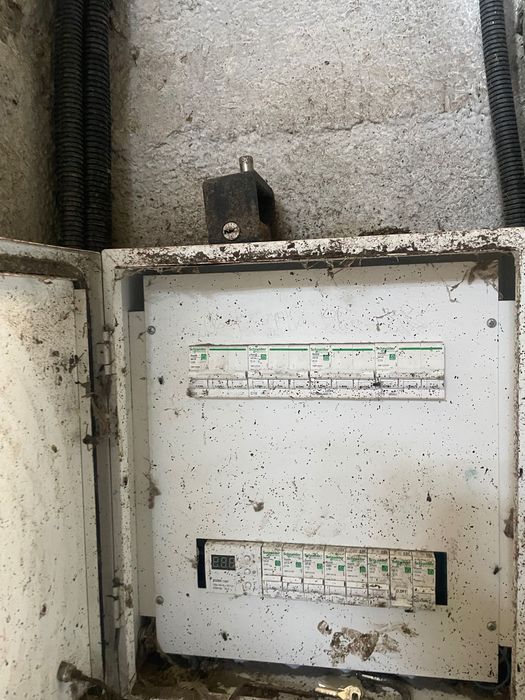 Продаж ферми або складу