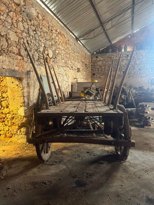 Carro de Bois com rodas em madeira