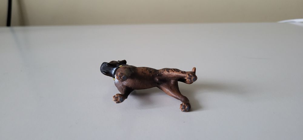 Schleich pies bokser figurka model wycofany z 2012 r.