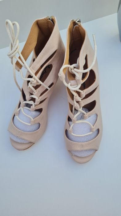 Buty High heels czołenka r. 37 NOWE