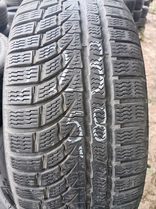 Opona używana 215/55R17 Nokian WR A4 1szt.
