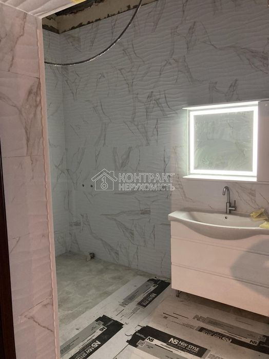 Продам новий будинок і земельну ділянку 25 соток селище Щасливе