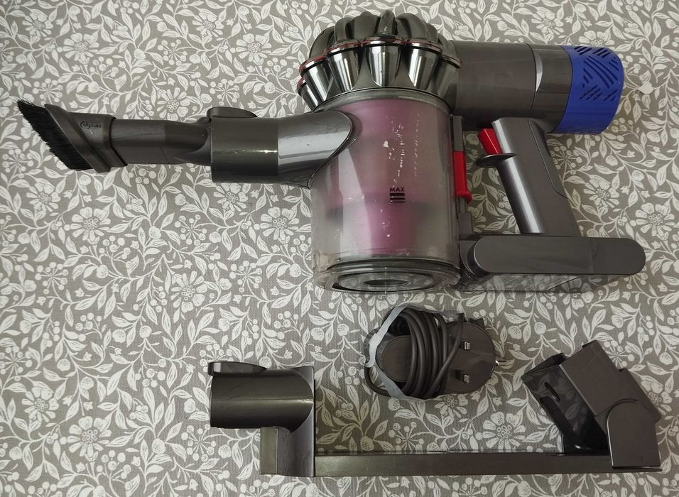 Пилосос Dyson V6 оригінал, робочий,  акумулятор не тримає.