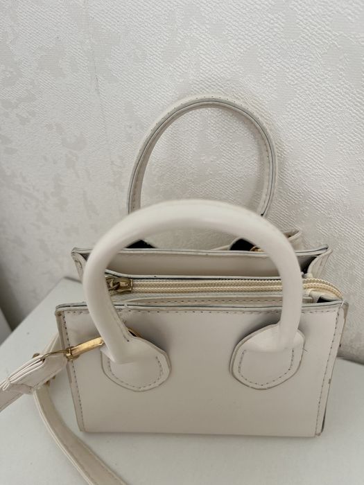 Маленька сумочка біла нова