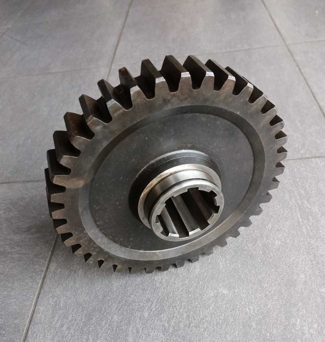 Koło zębate Z37 przekładni przyczepy samozbierającej STRAUTMANN