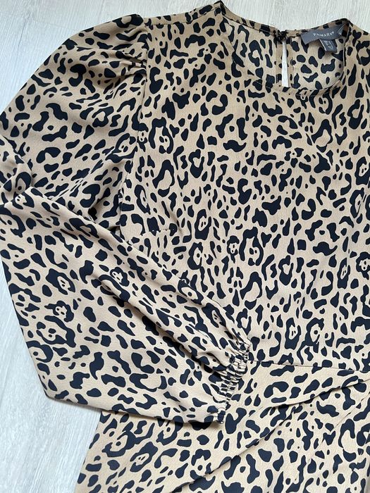 Жіноча леопардова сукня