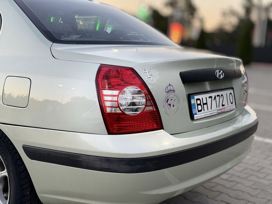 Hyundai Elantra 1.6 бензин