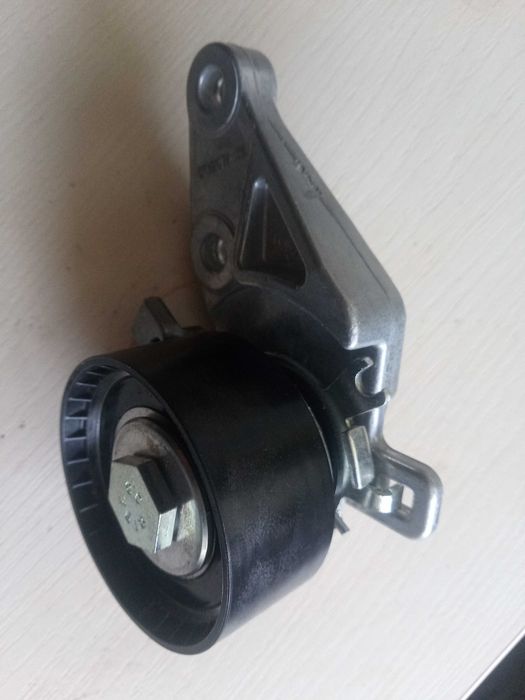 натяжитель ремня грм F550126 INA