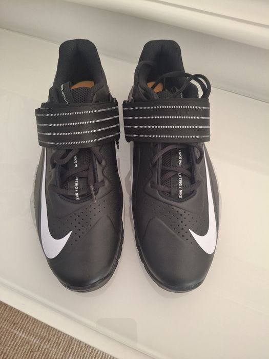 Nike Savaleos (halterofilismo)