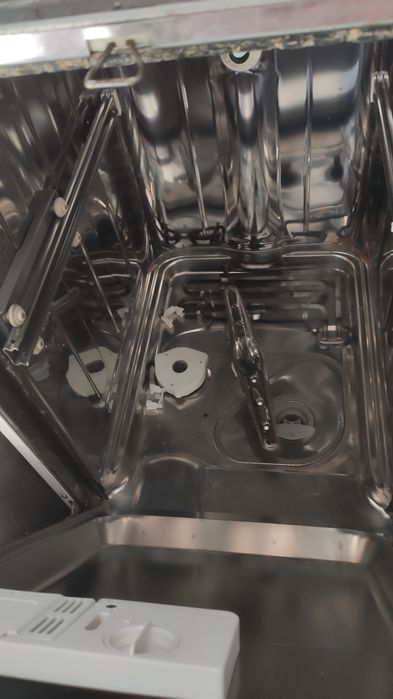 Посудомийна машина indesit idl40 (на запчастини)