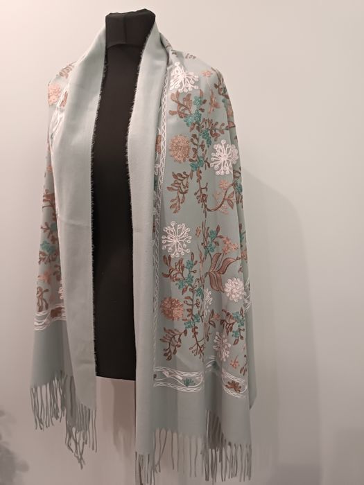 Zimowy szal z paszminy