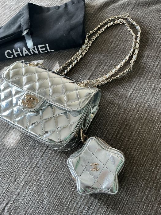Bolsa Metalizada Prateada Chanel
