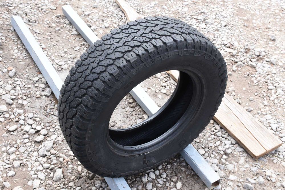 2x Opona opony General Grabber AT3  205/70R15 106/104S