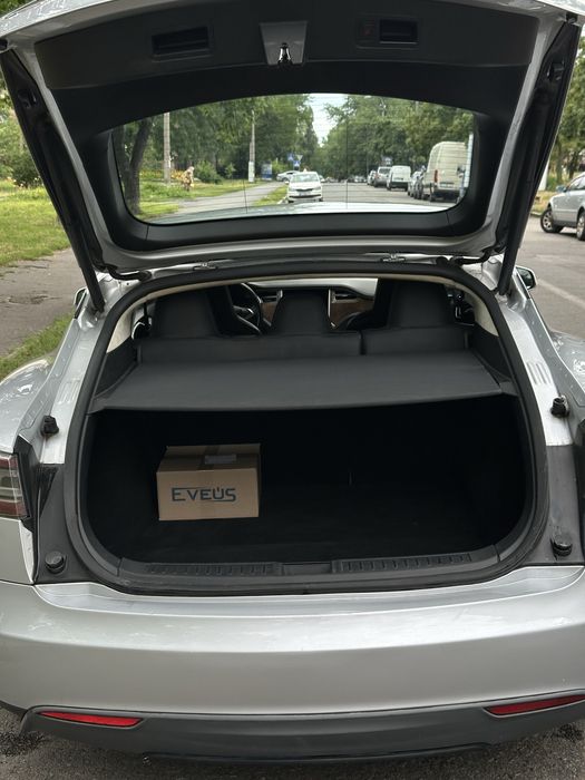 Tesla Model S  75 ( Тесла )