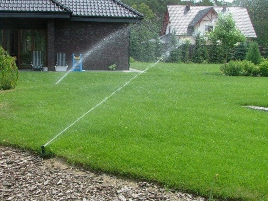 Nawodnienie/niwelacja/ trawa