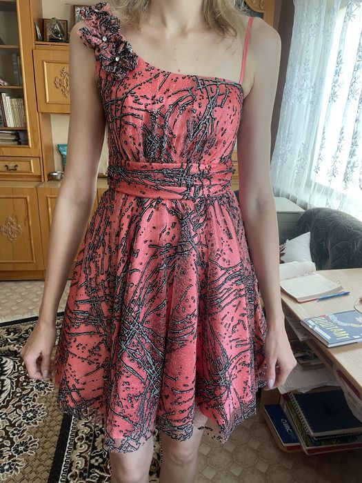 Чудова випускна сукня