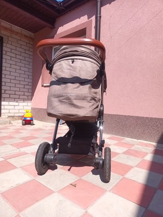Дитяча коляска прогулочна
