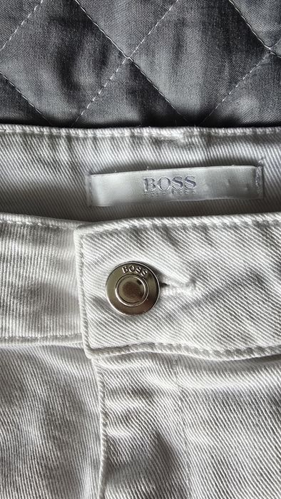 Жіночі джинсові білі шорти Boss