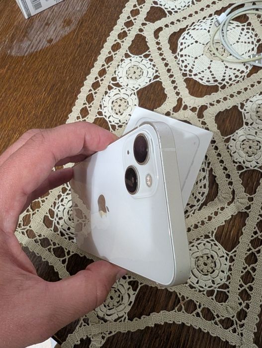 iPhone 13 white piękny stan