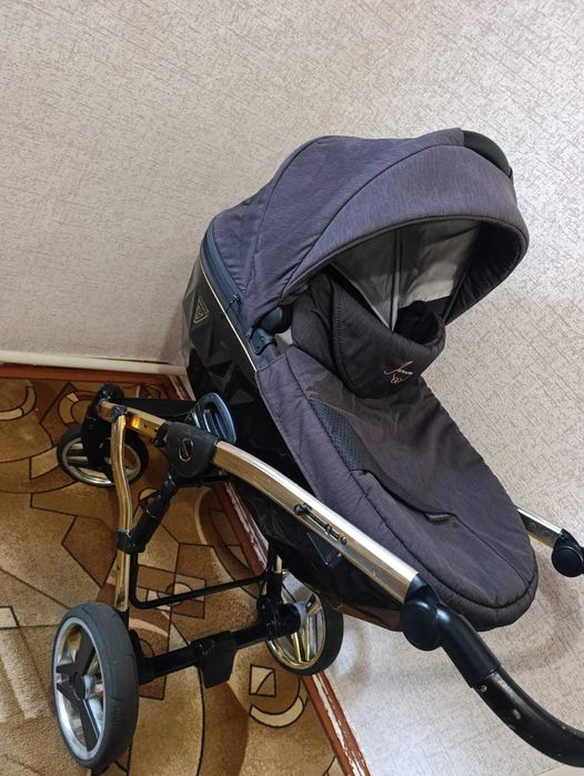 Продам детскую коляску