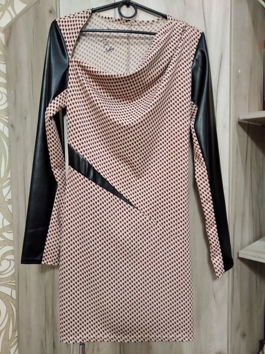 Продам новое платье