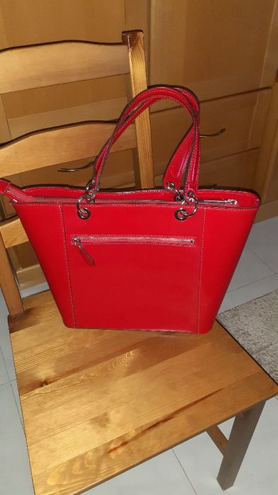 Mala vermelha de Verniz ( GUESS ) C/ Nova