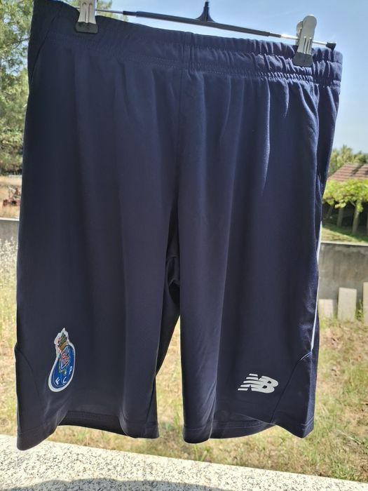 Equipamento da New Balance, do FCP, tamanho  158cm