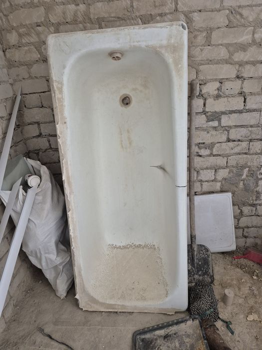 Відам безкоштовно Чугуна вана