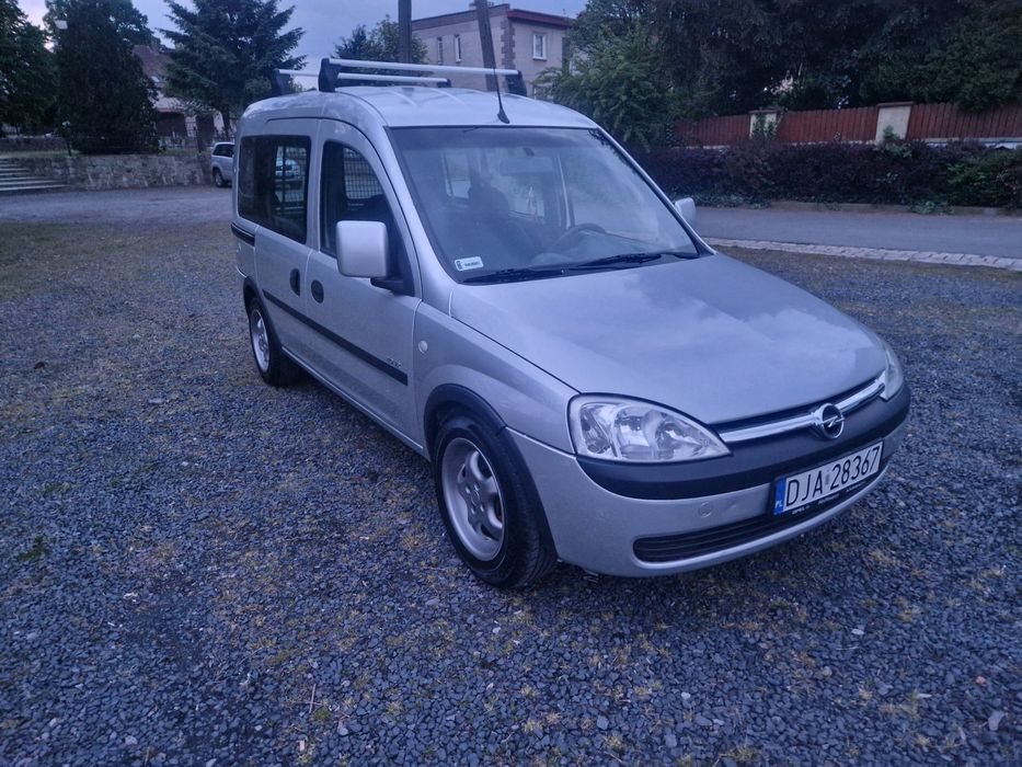 Opel Combo 5 osobowy Klima Alufelgi Elektryka Doinwestowany