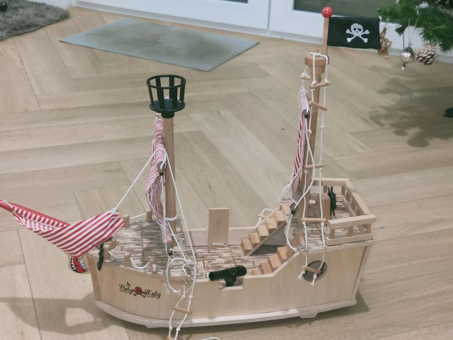 Drewniany statek piracki Playtive