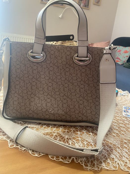 Torebka na ramię Calvin Clein