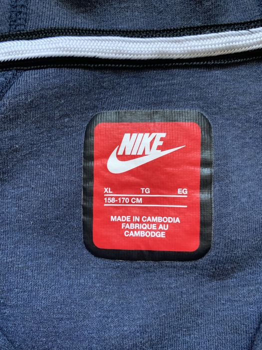 Nike Tech Fleece. 158-170
