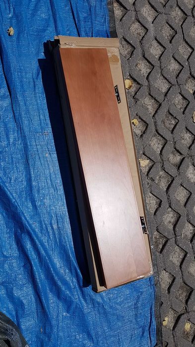 Prateleira nova na caixa cor faia