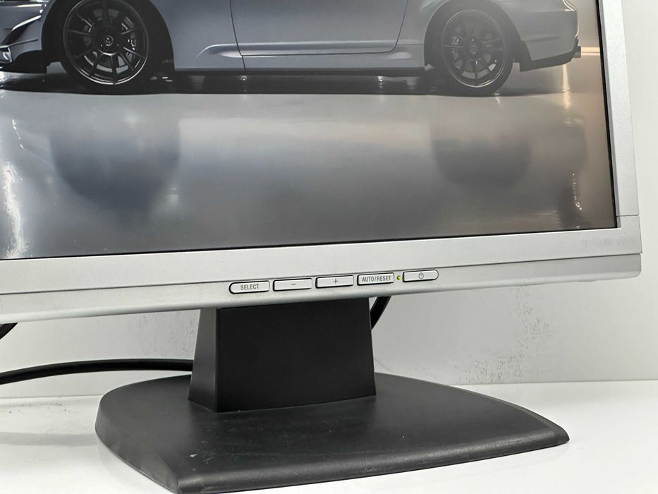 Legendarna Trwałość Monitor NEC MultiSync LCD73V Dla Ochroniarza