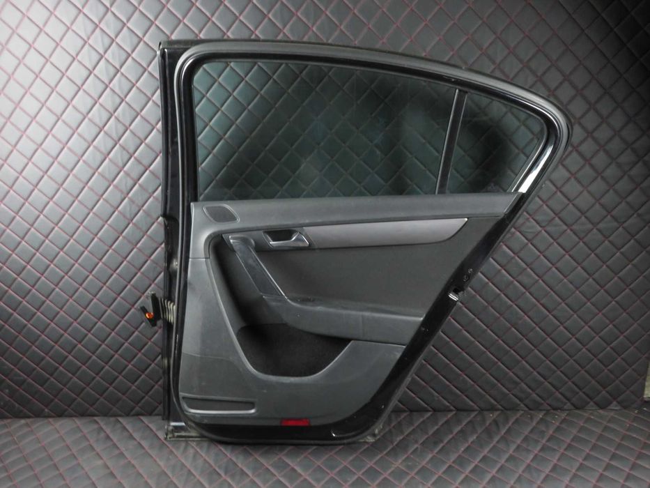 VW PASSAT B7 Drzwi PRAWE Tylne Tył Kompletne