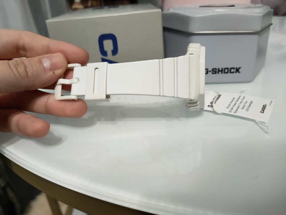 Zegarek G-Shock GMA-P2100-7AER white biały