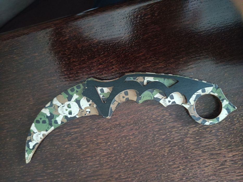Drewniany Karambit