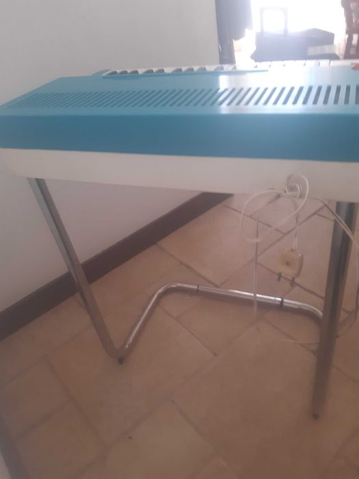 Golden Organ Antonelli com stand anos 70