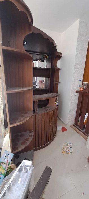 Vende-se Bar e artigos relacionados com o mesmo.