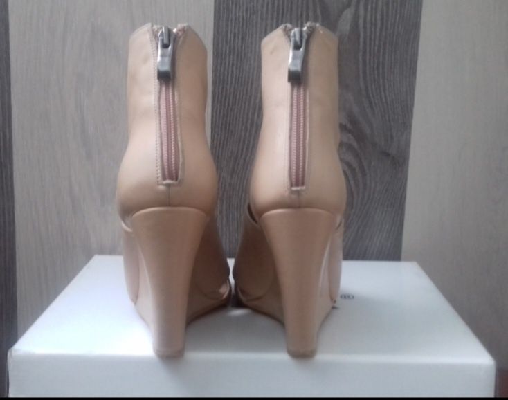Босоніжки  Zara шкіра