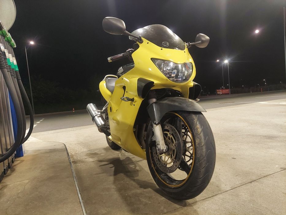 Запчастини на Honda cbr f4 хонду сбр 600 ф4