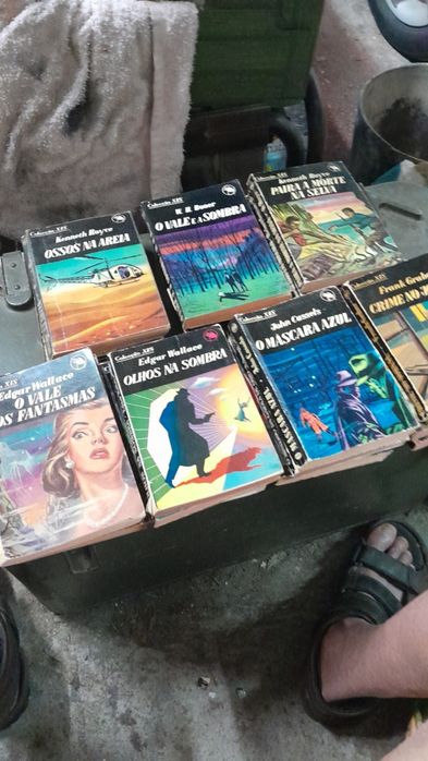Lotes 90 livros policiais do FBI e da colecção X