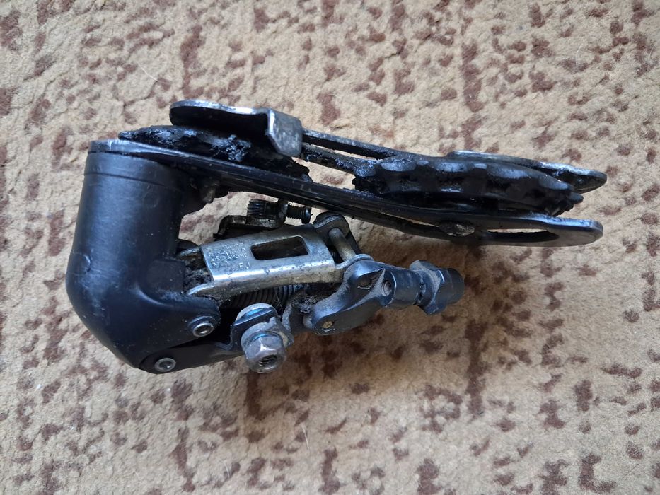 Przerzutnik tylny Shimano Altus