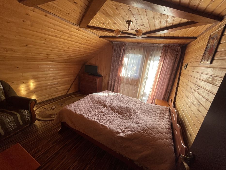 Оренда котеджу  “Carpathian dew” на 8-10 осіб у Карпатах!