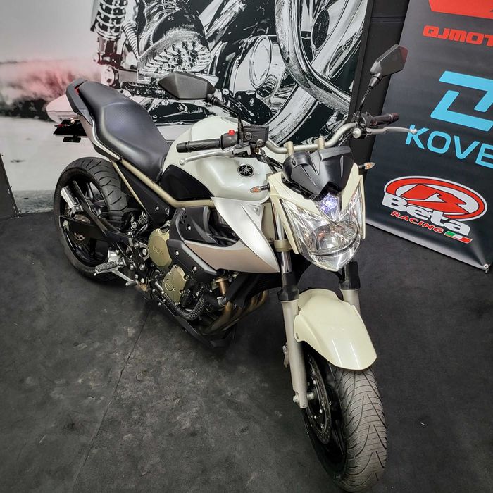Yamaha XJ6 / 2011