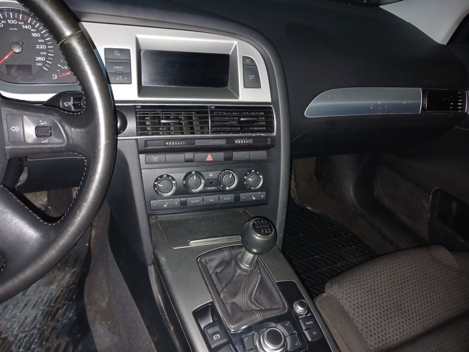 Продам торпеду консоль пластик салона ауди а6с6